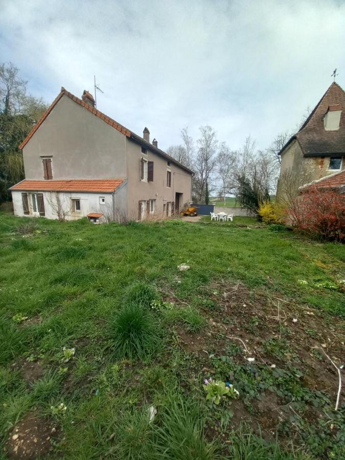 L'Univers, Vous Et Nous Pouilly-sur-Vingeanne Luaran gambar